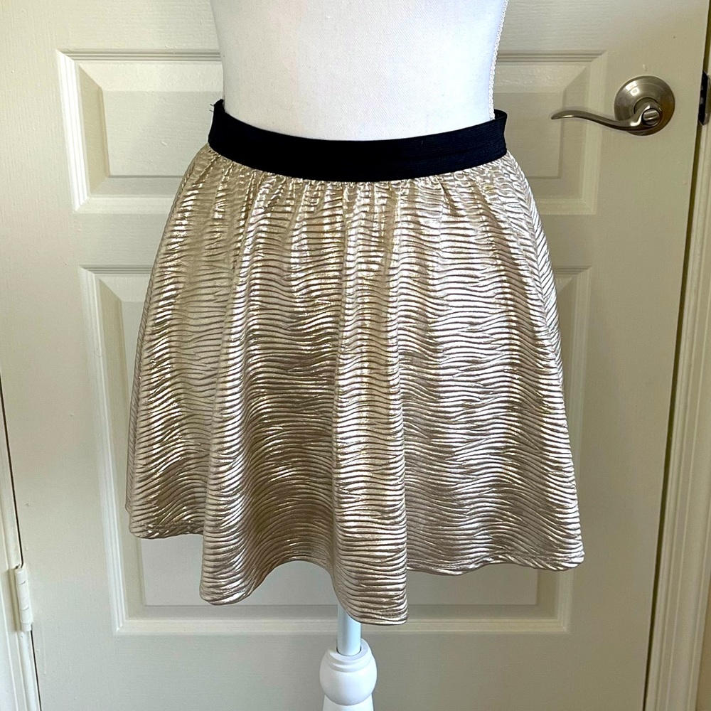 Happening in the present GOLD skirt sz Small